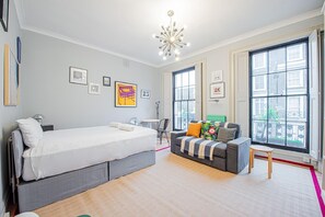 1 bedroom, iron/ironing board, free WiFi, bed sheets - Picturesque Flat in Camden Town (London)