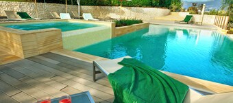 Luxurious 18th-century villa nestled in the vineyards of Valpolicella, 10 km from Verona