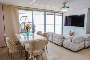 Basic Apartment | Dining - U-GO Edificio Ocean Drive en Crespo (Cartagena)