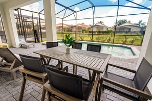 Outdoor dining - Last Minute Disney! Private Pool, Hot Tub & Themed Bedrooms. Book Now! #102215 (Orlando)