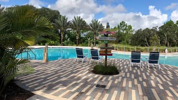 Beheizter Pool