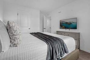 3 habitaciones, tabla de planchar con plancha, wifi y ropa de cama 