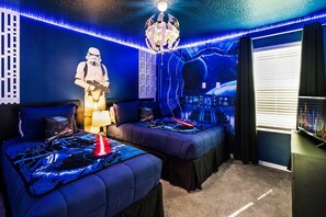 6 bedrooms, iron/ironing board, WiFi, bed sheets - Last Minute Disney! Private Pool, Hot Tub, Game Room & Themed Bedrooms. Book Now! #105277 (Orlando)