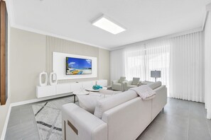 Smart TV - Last Minute Disney! Private Pool, Hot Tub & Themed Bedrooms. Book Now! #108113 (Orlando)