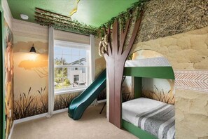 5 habitaciones, tabla de planchar con plancha, wifi y ropa de cama 