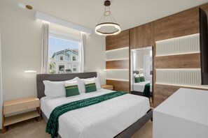 5 bedrooms, iron/ironing board, WiFi, bed sheets