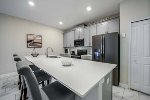 Fridge, microwave, oven, stovetop - Disney Getaway! Townhouse with Private Pool. Book Now! #CG3435 (Orlando)