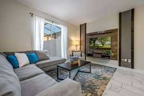Smart TV - Disney Getaway! Townhouse with Private Pool. Book Now! #CG3435 (Orlando)
