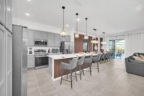 Fridge, microwave, oven, stovetop - Last Minute Disney! Private Pool, Hot Tub, Game Room & Themed Bedrooms. Book Now! #113561 (Orlando)