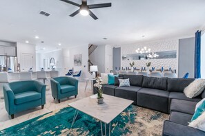 Smart TV - Last Minute Disney! Private Pool, Hot Tub, Game Room & Themed Bedrooms. Book Now! #115127 (Orlando)