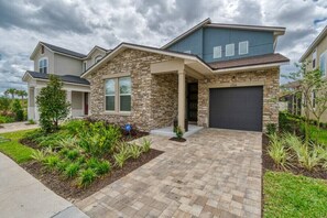 Exterior - Disney! Private Pool, Hot Tub, Game Room & Themed Bedrooms. Book Now! #Solara567 (Orlando)