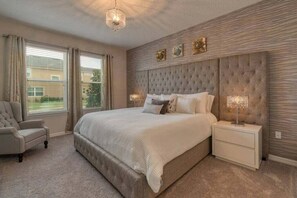 4 bedrooms, iron/ironing board, WiFi, bed sheets - Disney! Private Pool, Hot Tub, Game Room & Themed Bedrooms. Book Now! #Solara567 (Orlando)