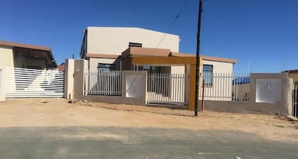 Pandeinge - Double Room with Private Bathroom