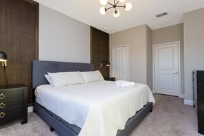 4 bedrooms, iron/ironing board, WiFi, bed sheets - Disney! Private Pool, Hot Tub & Themed Bedrooms. Book Now! #VDR14 (Orlando)