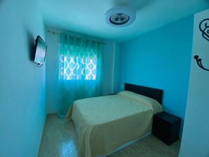 1 bedroom, bed sheets - Brisa de Roquetas Apartamento (Roquetas de Mar)