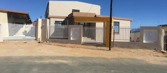 Pandeinge - Quadruple Room with Bathroom