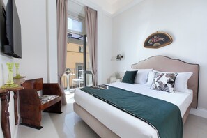 Deluxe Room | Premium bedding, down duvets, Select Comfort beds, free minibar