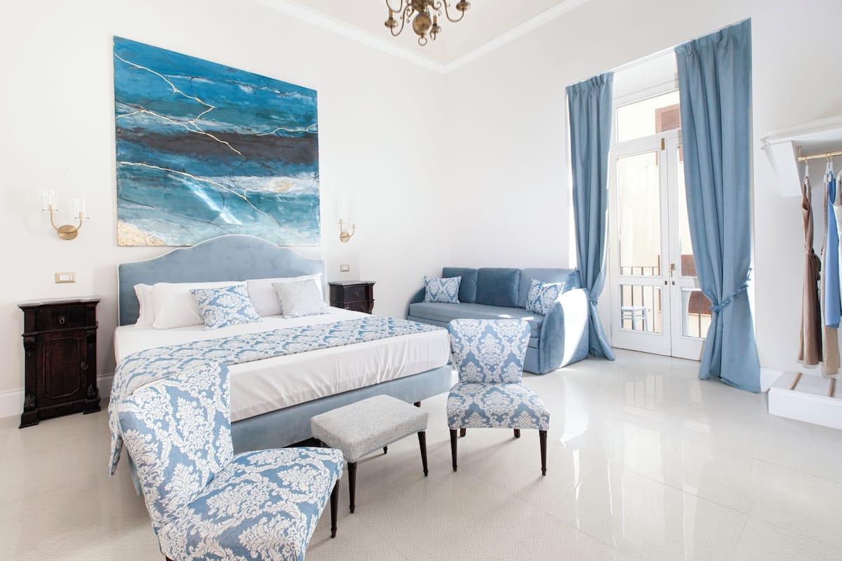 1 bedroom, premium bedding, down duvets, Select Comfort beds