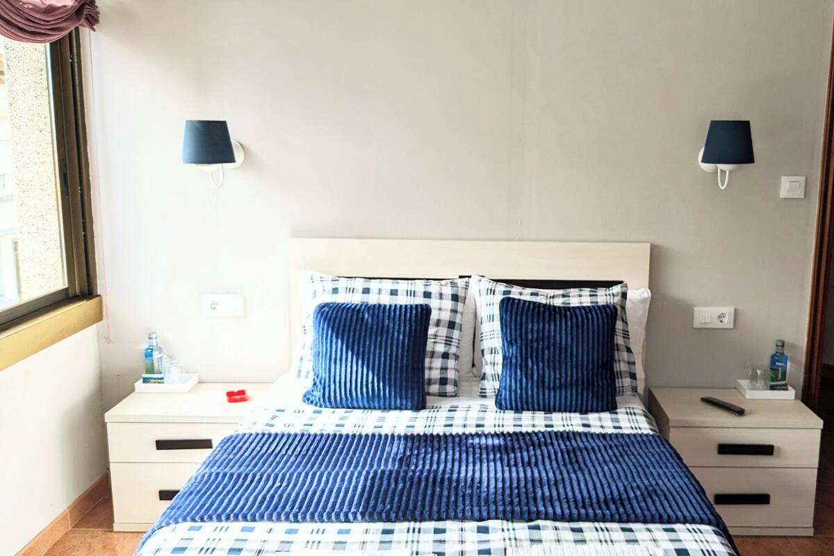 Standard Double Room | Gebar bulu kapas, busa memori, dihias secara berasingan, meja 