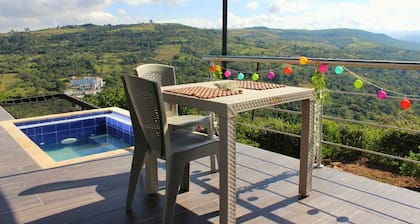 Cabaña la esmeralda . A 15 minutos de San Gil via barichara somos pet friendly.