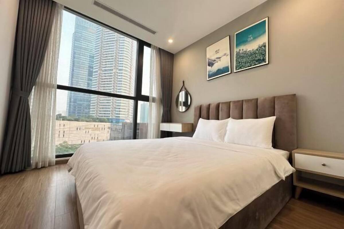 2 bedrooms, premium bedding, down comforters, pillowtop beds