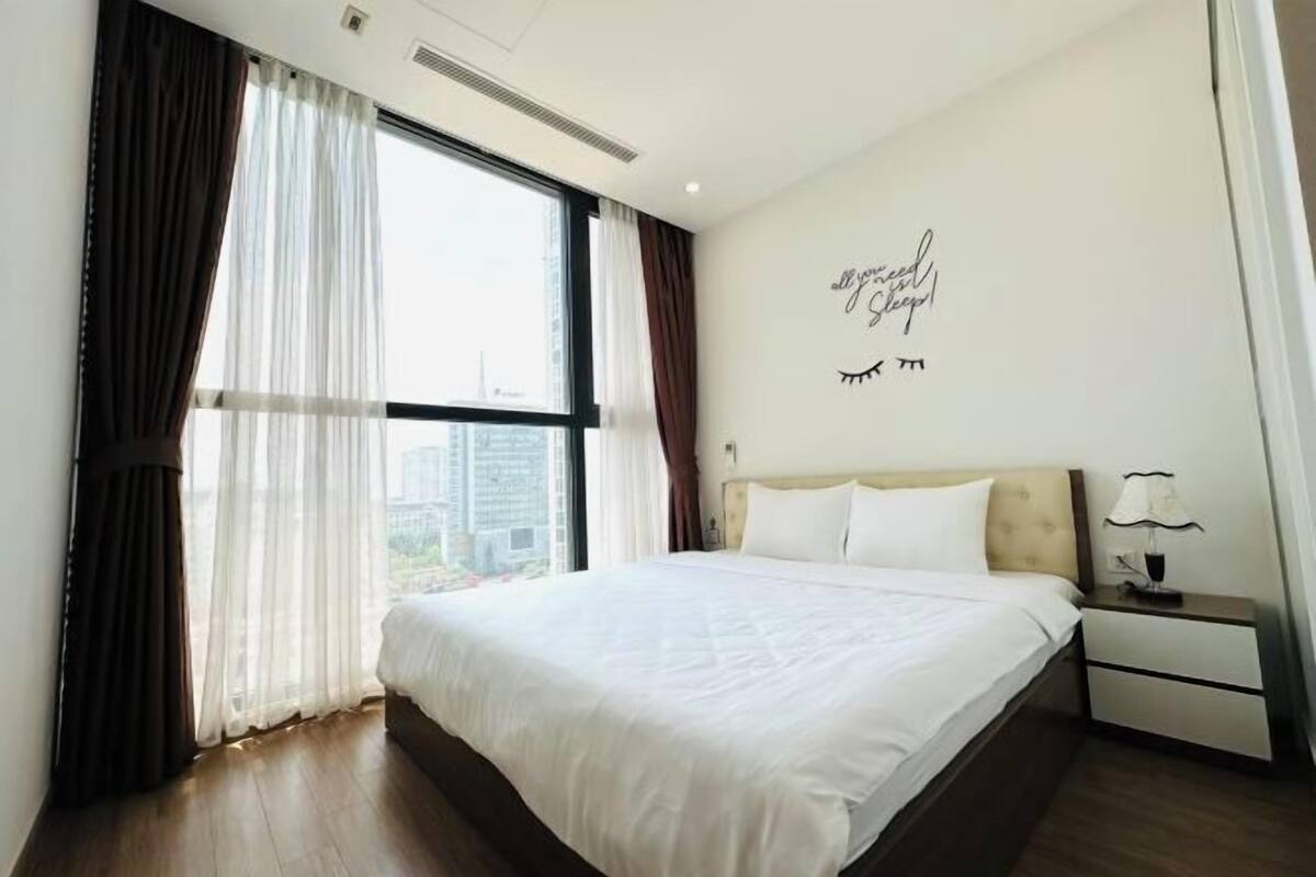 2 bedrooms, premium bedding, down comforters, pillowtop beds