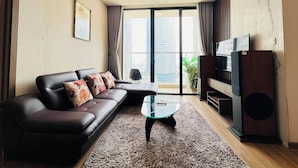 Luxury Apartment, 2 Bedrooms, City View | Ruang tamu