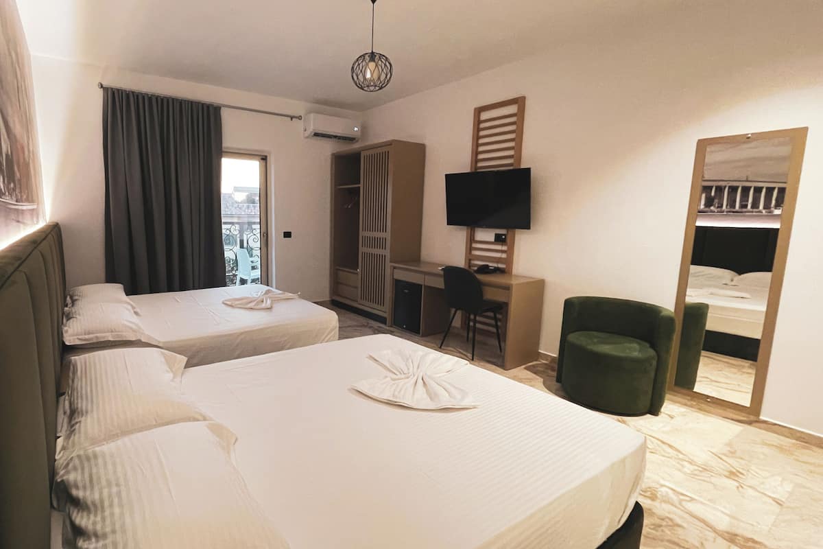 Quadruple Room | 1 bedroom, desk, laptop workspace, free WiFi