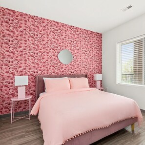 4 bedrooms, WiFi, bed sheets