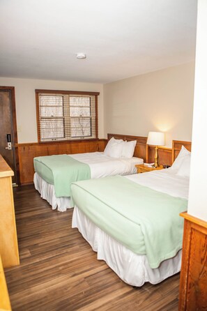 Basic Double Room, Patio