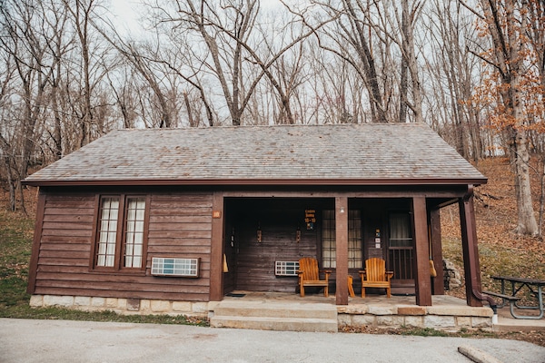 Cabaña básica, patio | Ropa de cama de alta calidad, camas con pillow-top y escritorio