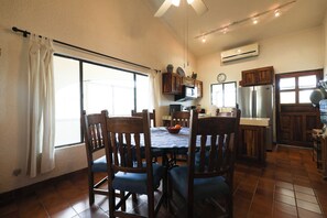 Dining - Enjoy Your Vacation In This Beautiful Spacious Penthouse Condominium! (Cabo San Lucas)
