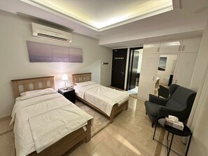6 chambres, fer et planche à repasser, Wi-Fi, draps fournis