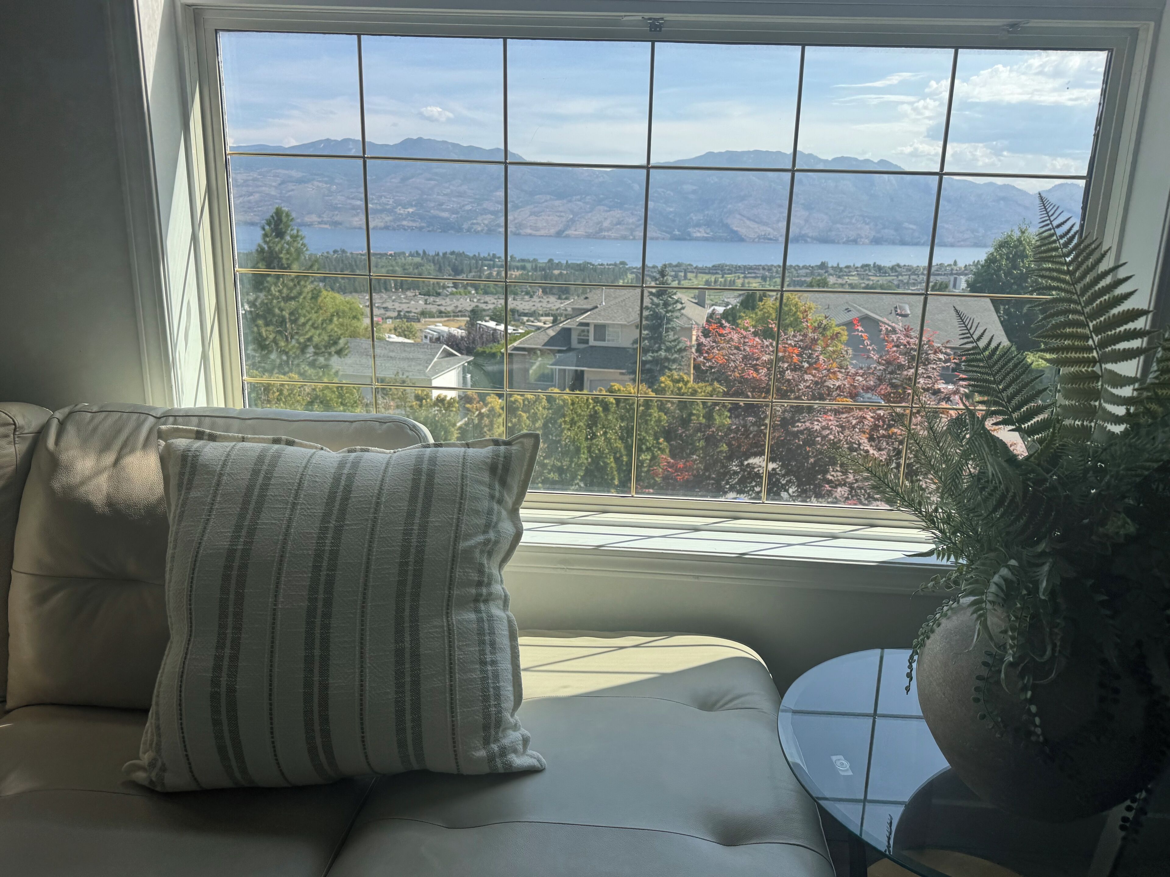 Smart TV, fireplace, foosball, stereo