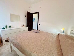 3 bedrooms, iron/ironing board, travel crib, WiFi