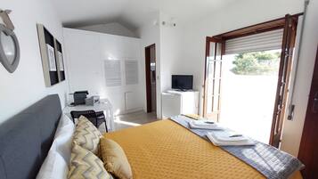 1 slaapkamer, een strijkplank/strijkijzer, wifi, beddengoed