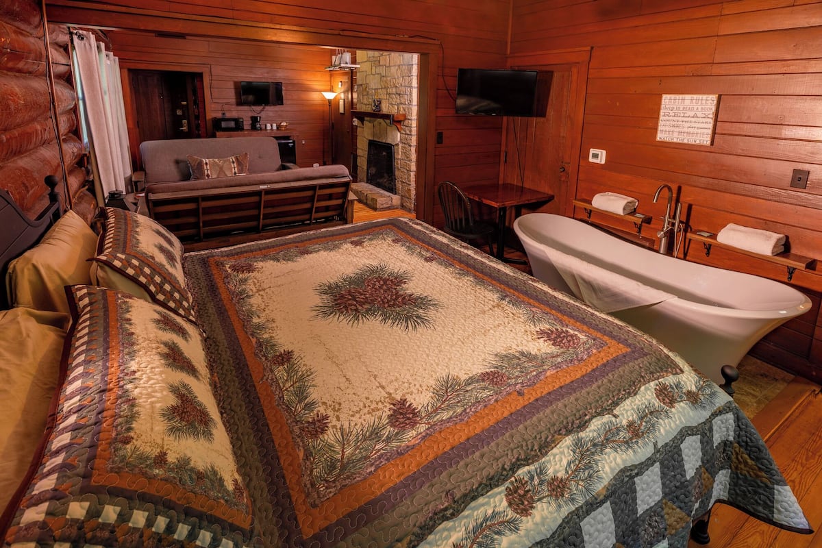 Room, Multiple Beds, Park View