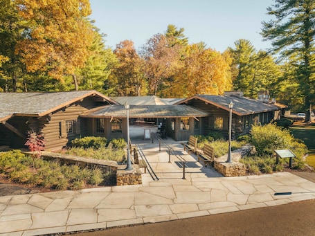 Exterior. White Pines Lodge