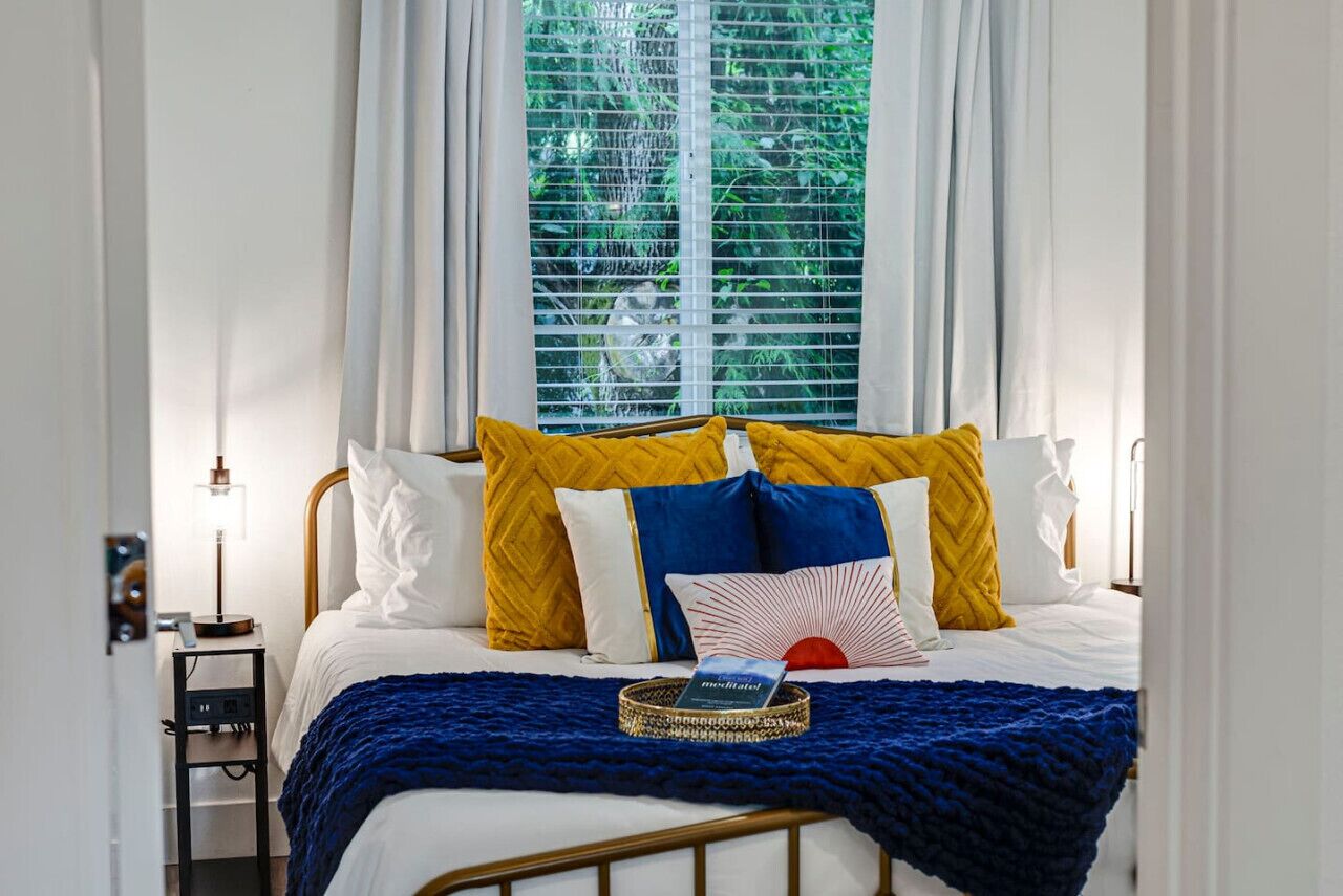 1 Schlafzimmer, Schreibtisch, Bügeleisen/Bügelbrett, Reisekinderbett