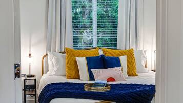 1 soveværelse, skrivebord, strygejern/strygebræt, weekendseng