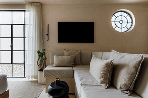 Smart TV - Private Pool and Beach Clubs (Tulum)