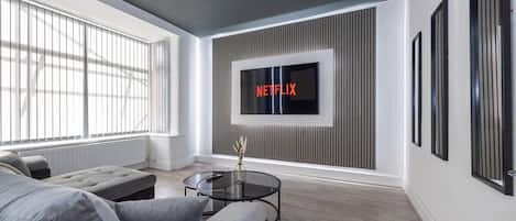 Télévision, table de tennis de table