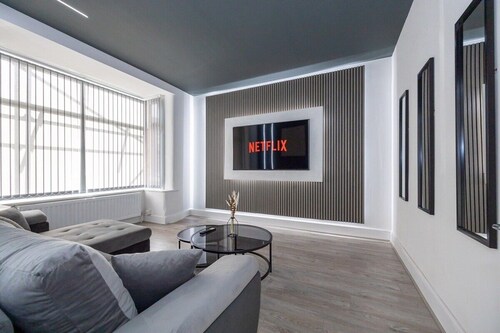 Sleek Retreat:Modern Home-Games Room&Cinema Lounge