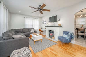 Smart TV - Family Friendly W/ Fenced Yard - Near Downtown ICT (Wichita)