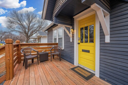 Family Friendly W/ Fenced Yard - Near Downtown ICT