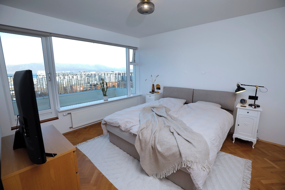 Icelandic Luxury Penthouse Rentals In Reykjavik photo