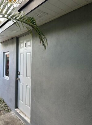 Exterior detail - 4PPL/Top Location/Parking/10min Airport #1
(Miami)