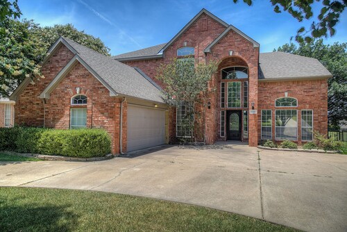 4-5 bedroom house in Rockwall on the Golf Course. Rockwall ISD.