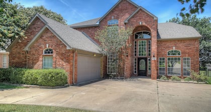 4-5 bedroom house in Rockwall on the Golf Course. Rockwall ISD.