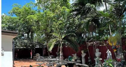 2PPL/Top Location/Parking/10 min Airport #3